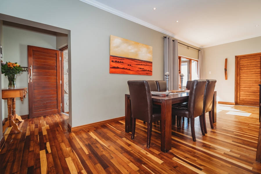 4 Bedroom Property for Sale in Heatherlands Western Cape